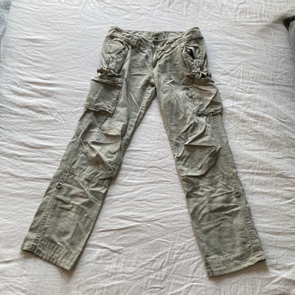 Tan cargo pants from the brand Buffalo in size 26
